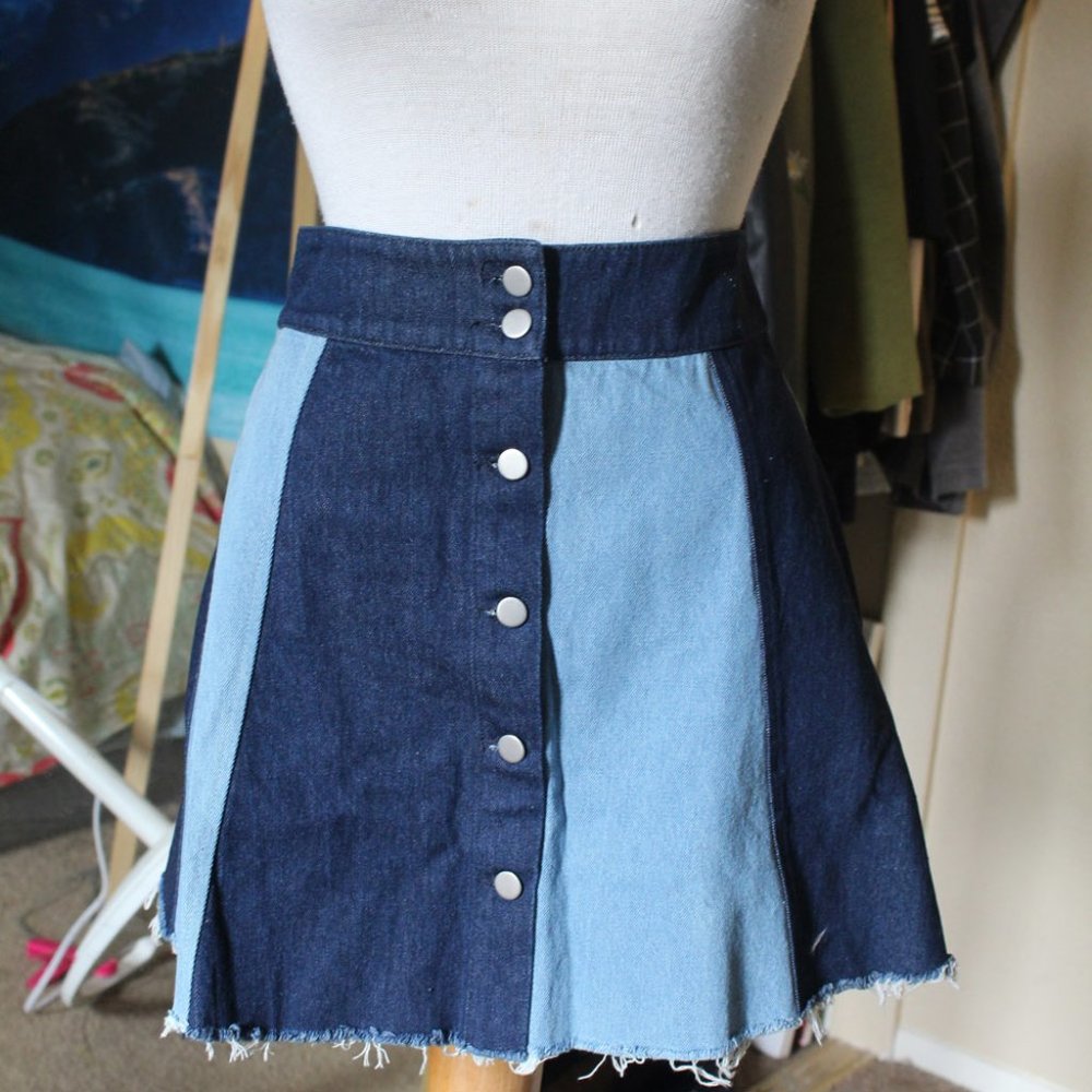 Colorblock Denim mini skirt - Picture 2 of 5